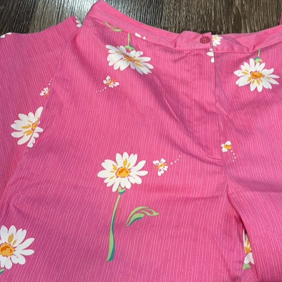 Alfred Dunner Bright Pink Pants with White Floral Flower Design - Picture 3 of 4